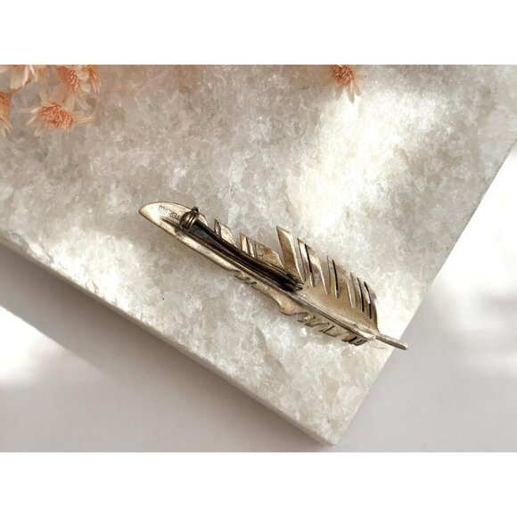 Feather Shaped Sterling Silver Vintage Southwest Classic Brooch Pin | Pendant - Picture 3 of 10